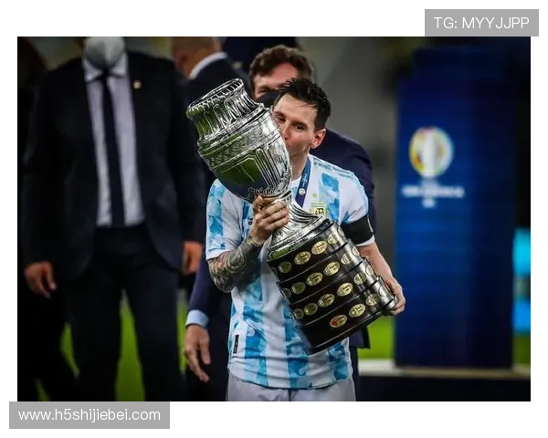 世界杯冠军获得者的荣耀时刻:精彩比赛瞬间与冠军庆典回顾 世界杯冠军获得者的荣耀时刻:精彩比赛瞬间与冠军庆典回顾